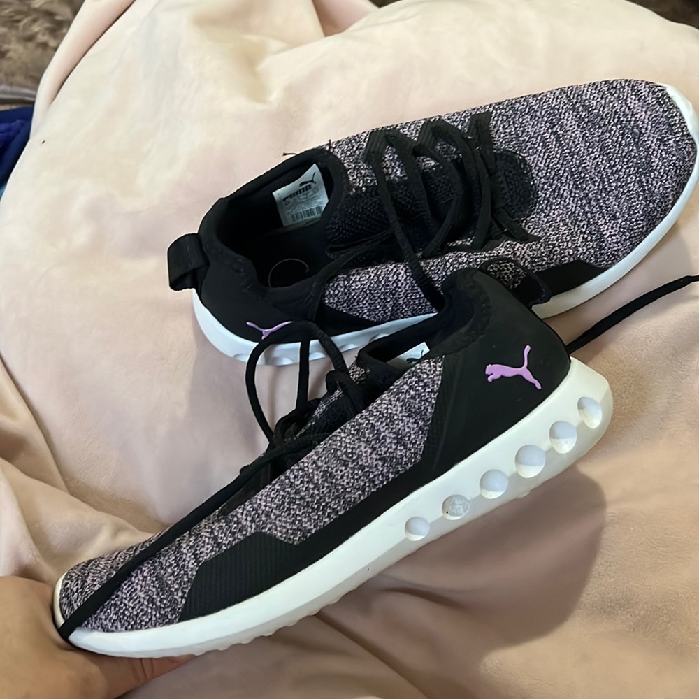 Women’s pumas